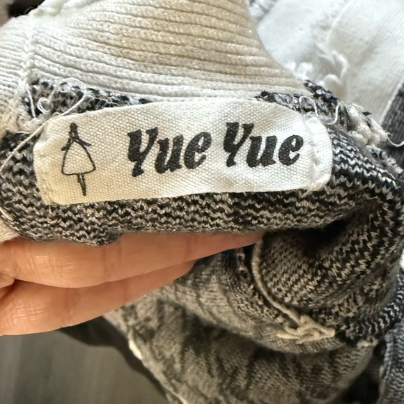 Gray and Black Patterned Sweater - Picture 8 of 8